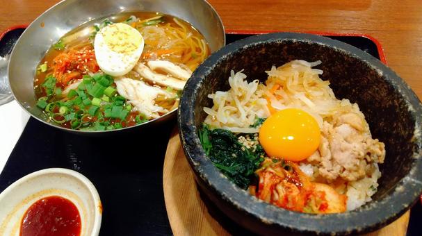 韓国料理 韓国料理,ビビンバ,韓国冷麺の写真素材