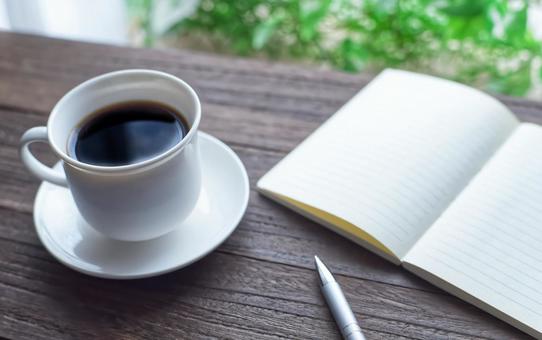 コーヒーとメモ帳・ボールペン コーヒーとメモ帳・ボールペン コーヒー,コーヒーカップ,珈琲の写真素材