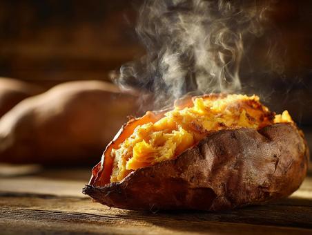 食欲をそそる焼き芋のクローズアップ 食欲をそそる焼き芋のクローズアップの写真