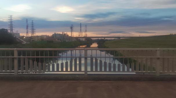 和光市側 荒川緑地の夕焼け 和光市側 荒川緑地の夕焼けの写真