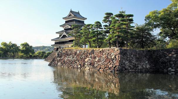 初秋の西日を受ける松本城大天守 松本城,大天守,初秋の写真素材
