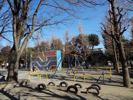 冬のこどものひろば公園 冬のこどものひろば公園 こどものひろば公園,木,空の写真素材