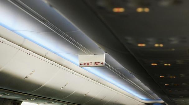 飛行機の非常口案内 飛行機の非常口案内の写真