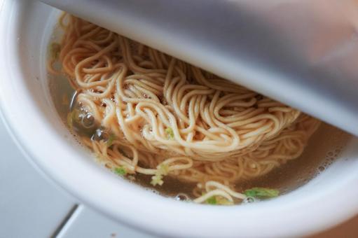 カップラーメンの麺 カップラーメンの麺 カップラーメンの麺,カップラーメン,麺の写真素材