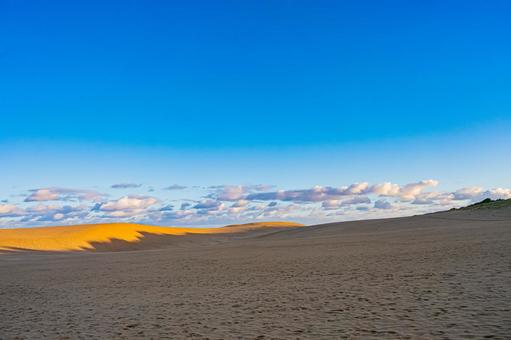 鳥取県　鳥取砂丘の風景 鳥取砂丘,日本の風景,自然の写真素材