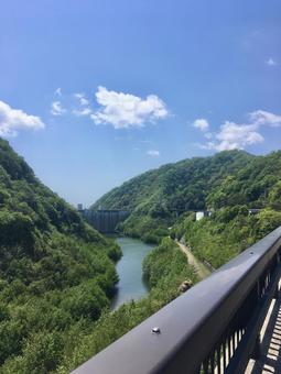 山間部のダム ダム,貯水池,水辺の写真素材