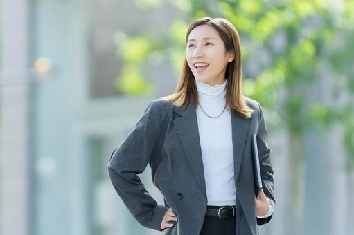 笑顔の女性・ビジネスウーマン 女性,笑顔,微笑むの写真素材