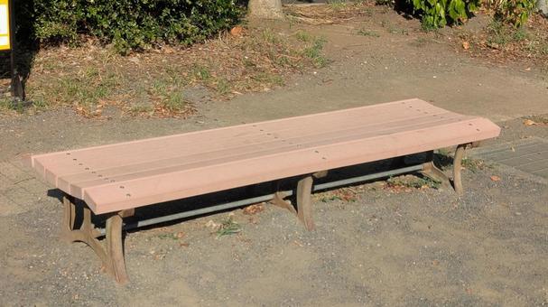 公園のベンチ 公園のベンチの写真