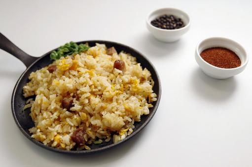 チャーハンと調味料セット チャーハンと調味料セット チャーハン,ご飯,卵の写真素材