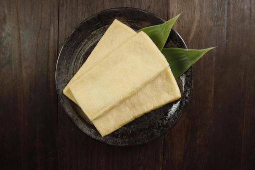 油揚げの和風盛り付け 油揚げの和風盛り付け 油揚げ,和風,日本料理の写真素材