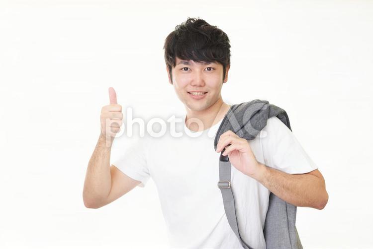 いいねのジェスチャーをする男性 男性,健康,笑顔の写真素材