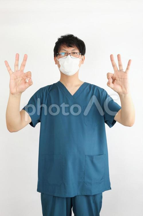 両手OKする医師・医療従事者 医者,看護師,介護士の写真素材