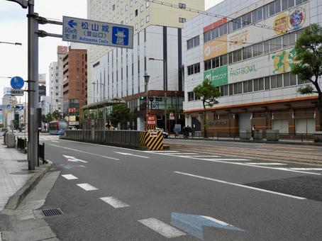 伊予鉄城南線大街道停留場前 伊予鉄城南線大街道停留場前 大街道,大街道停留場,国道11号の写真素材