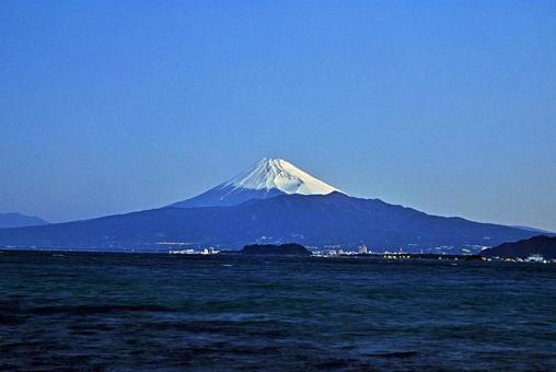 内浦長井崎から見た富士山 内浦長井崎から見た富士山の写真