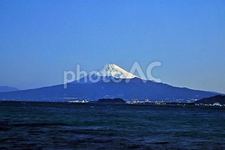 内浦長井崎から見た富士山 沼津,駿河湾,夜明けの写真素材