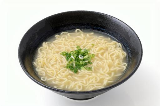 塩ラーメン　インスタントラーメン 塩ラーメン,インスタントラーメン,食べ物の写真素材