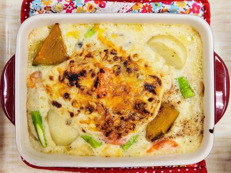 秋野菜とジャガイモのグラタン(アップ) 秋野菜とジャガイモのグラタン(アップ) グラタン,秋野菜,野菜の写真素材