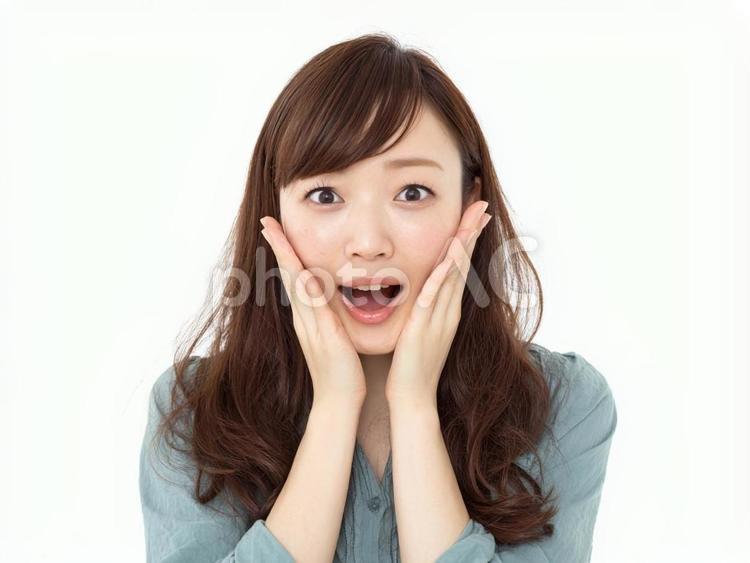 わざとらしく驚く女性 驚き,女性,白背景の写真素材