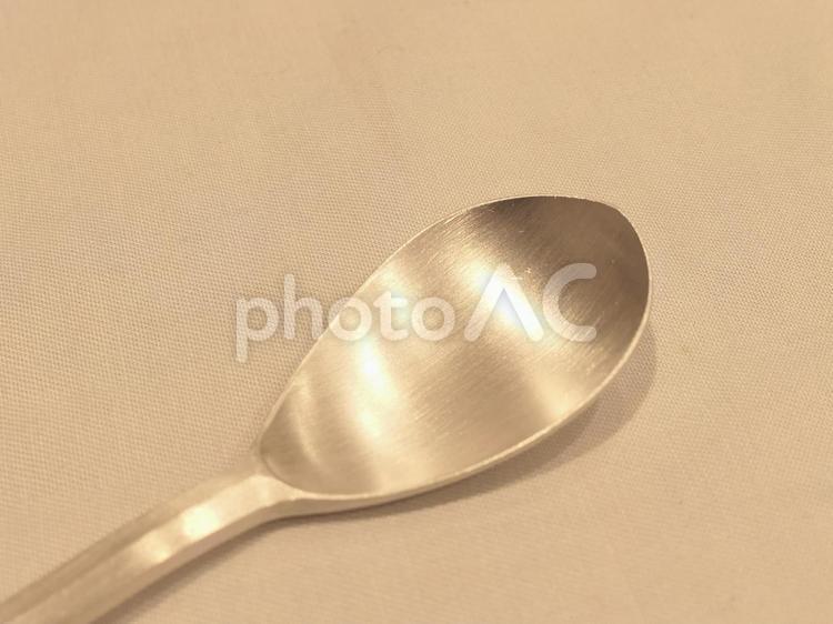 スプーン　食器　イメージ　素材 スプーン,シルバー,食べるの写真素材