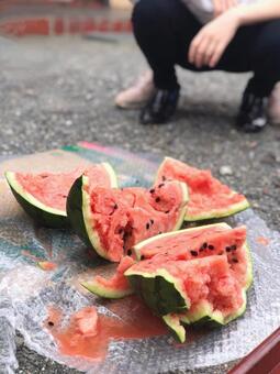スイカ割り スイカ割り,スイカ,夏の写真素材