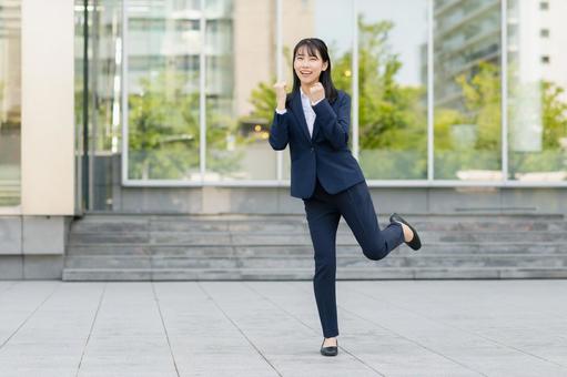 若いビジネスウーマン 若いビジネスウーマン ビジネスウーマン,若い,ビジネスの写真素材