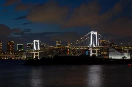 レインボーブリッジと街並み(夜景) レインボーブリッジと街並み(夜景)の写真