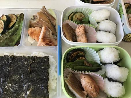 お弁当 お弁当 お弁当,手作り,おにぎりの写真素材