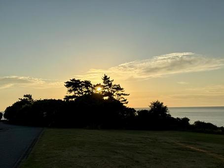 The Sea of Japan and cliffs seen from Tojinbo in Fukui Prefecture in the evening, JPG