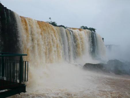 大迫力のナイアガラの滝 ブラジル,世界遺産,アルゼンチンの写真素材