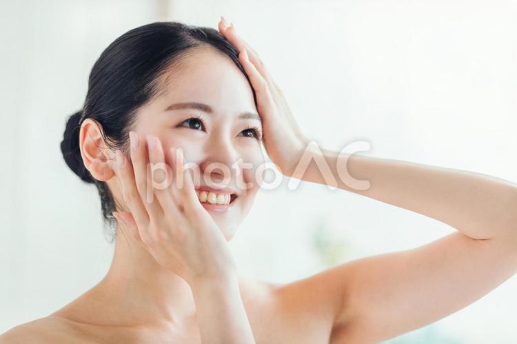 美容・スキンケア・保湿・ビューティー（笑顔） スキンケア,お肌,美肌の写真素材