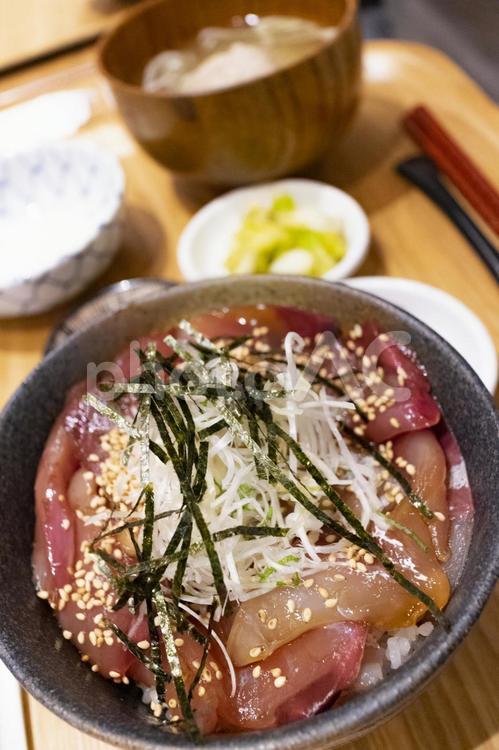 富山氷見　寒ブリ丼定食 寒ブリ,ぶり,刺身定食の写真素材