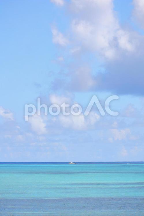 水平線と青い海 水平線,水面,海の写真素材
