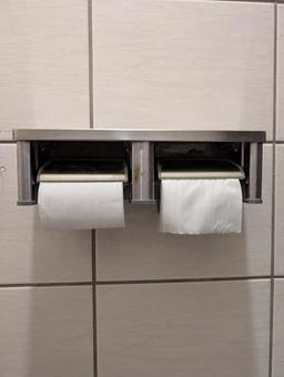 トイレットペーパーホルダー トイレットペーパーホルダー トイレットペーパー,トイレ,トイレットペーパーホルダーの写真素材