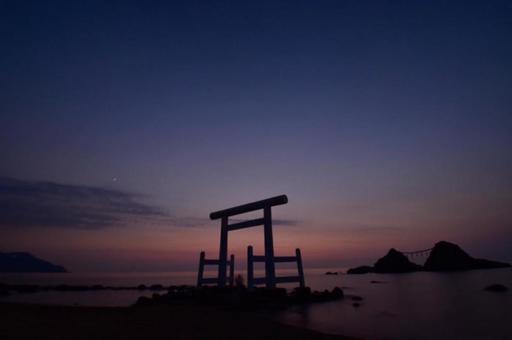 海の鳥居 海,青,黒の写真素材