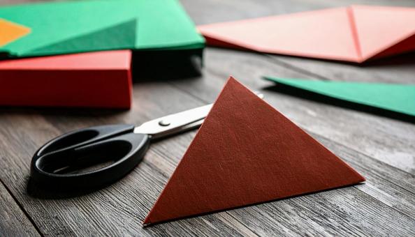 折り紙とハサミ・工作の風景の写真