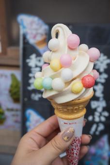 カラフルおいりソフトクリーム カラフルおいりソフトクリーム ソフトクリーム,こんぴら,おいりの写真素材