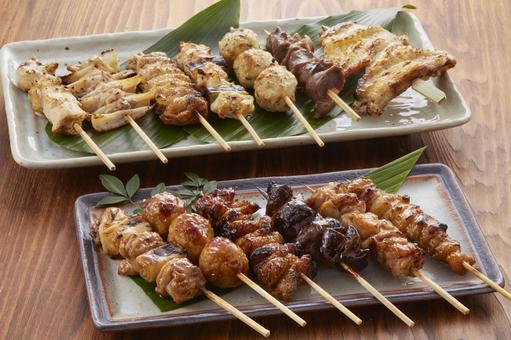 焼き鳥　盛り合わせ　たれ　塩 焼き鳥,盛り合わせ,セットの写真素材