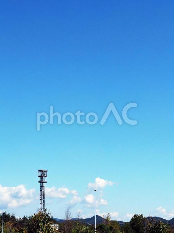 鉄塔がある風景 鉄塔,送電線,電線の写真素材