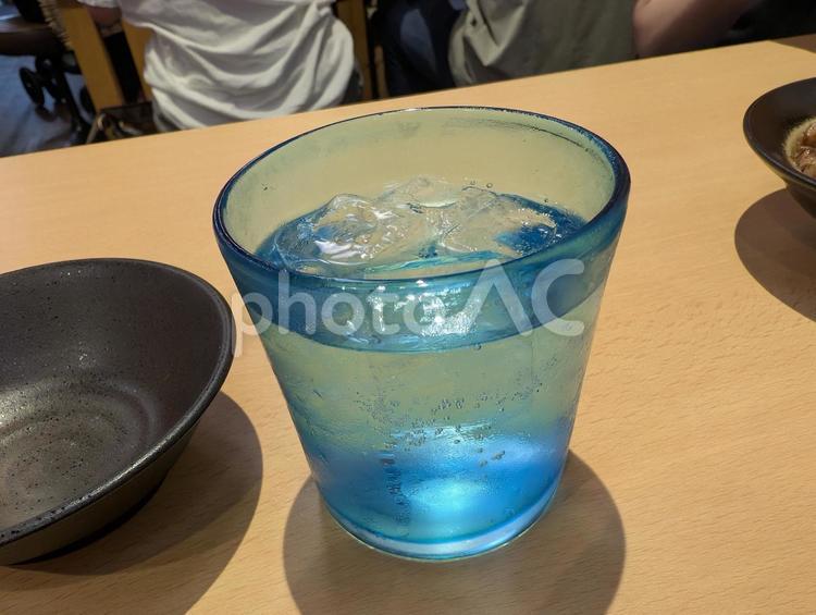 泡盛ソーダ割り 昼飲み,乾杯,楽しいの写真素材