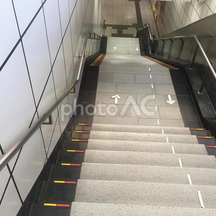 駅構内(階段) 構内,階段,駅の写真素材
