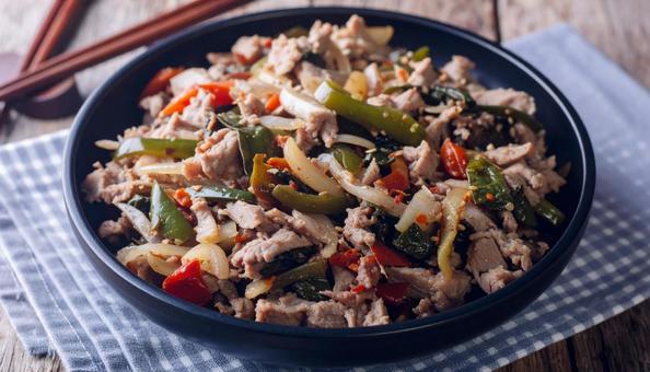 青椒肉絲（チンジャオロースー ）中華料理の写真