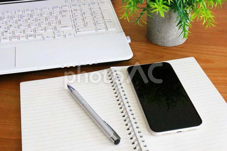 スマホとパソコン　転送　同期　ビジネス ビジネス,同期,転送の写真素材