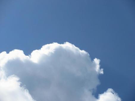 季節外れの秋の入道雲 季節外れの秋の入道雲の写真