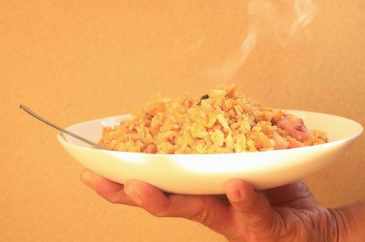 熱々たまごチャーハンが完成 炒飯,チャーハン,料理の写真素材