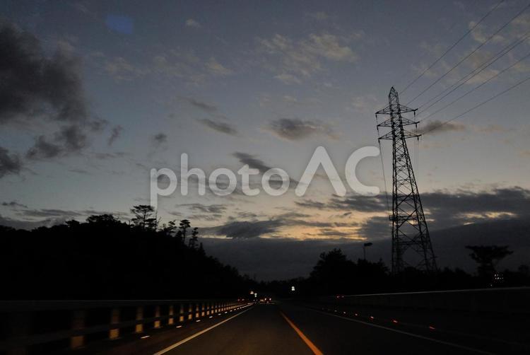 沖縄紀行・国道５８号線・夕暮れ 沖縄,国道,夕暮れの写真素材