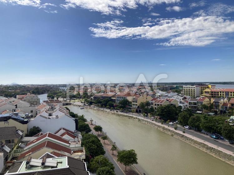 朝方のホイアンの街並み 東南アジア,ベトナム,ホイアンの写真素材