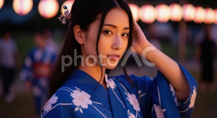 浴衣姿の日本人女性のポートレイト 女性,浴衣,夏祭りの写真素材