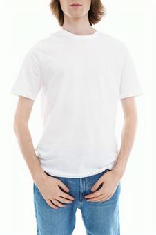 白半袖の男性の手元 白半袖の男性の手元の写真