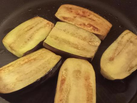 茄子を焼く 茄子を焼くの写真