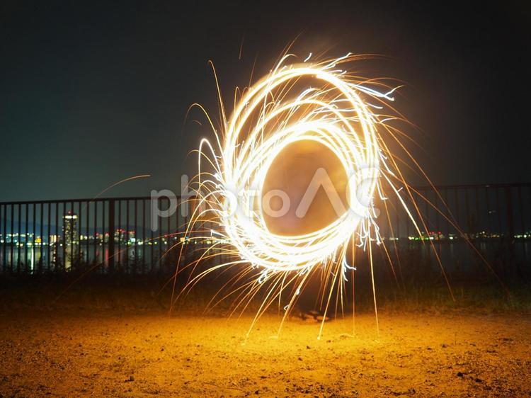 手持ち花火「まる」 丸,円,無限の写真素材